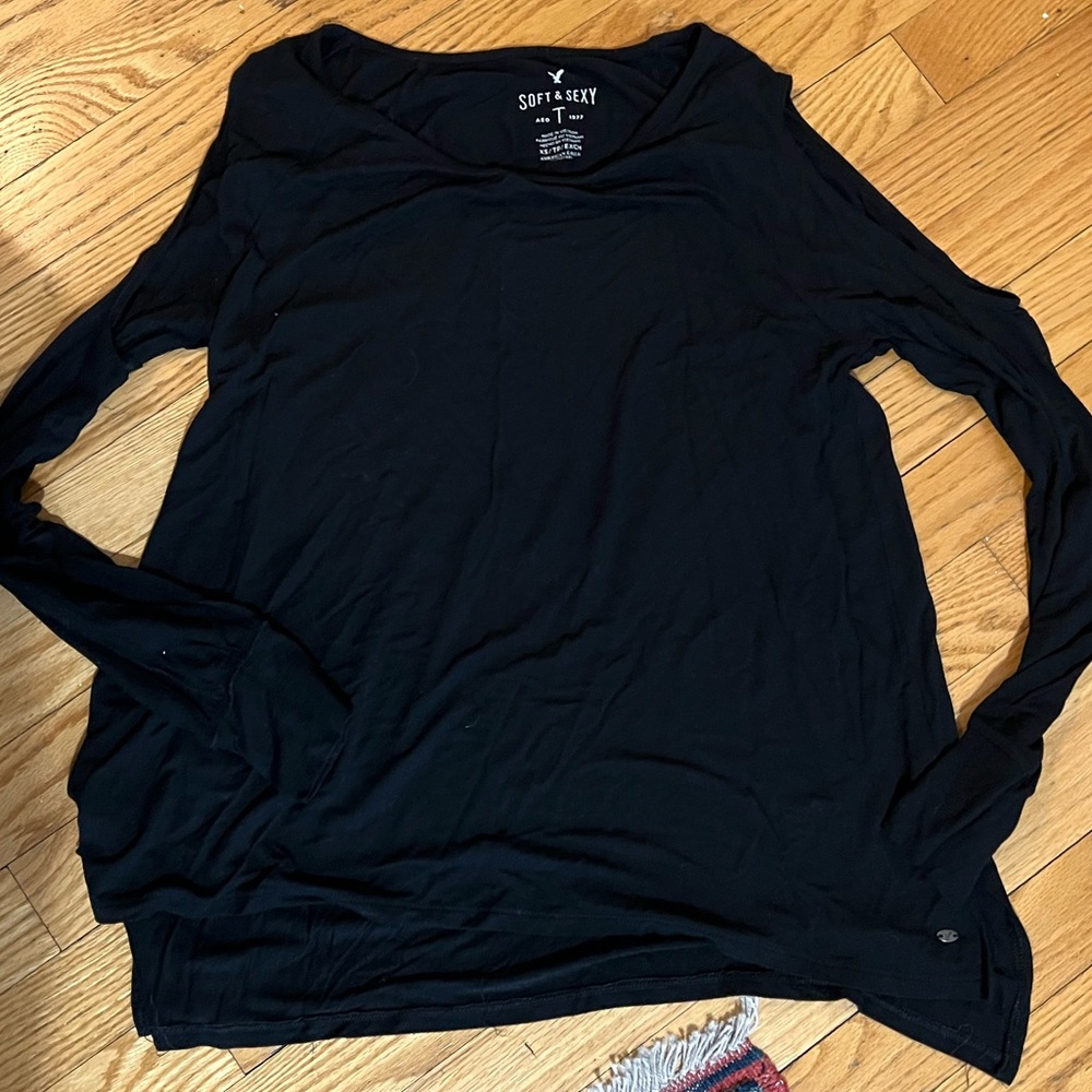 American Eagle super soft long sleeve with shoulders cut out